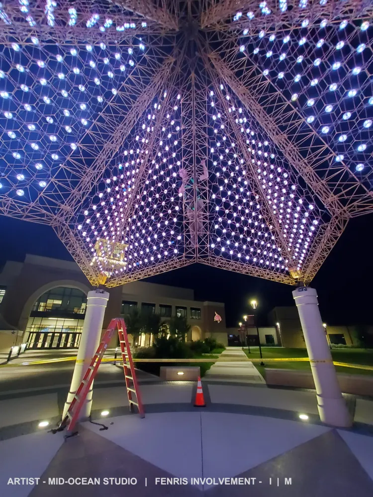 Rising Star. Artist: Mid-Ocean Studio. Fenris involvement: Installation, Maintenance.